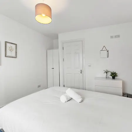 Appartement Spacious - Parking & Wifi